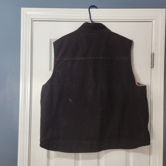 Men's Sherpa Lined Carhartt Vest - Picture 2 of 5